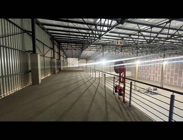 3,743M² WAREHOUSE TO LET IN SPARTAN